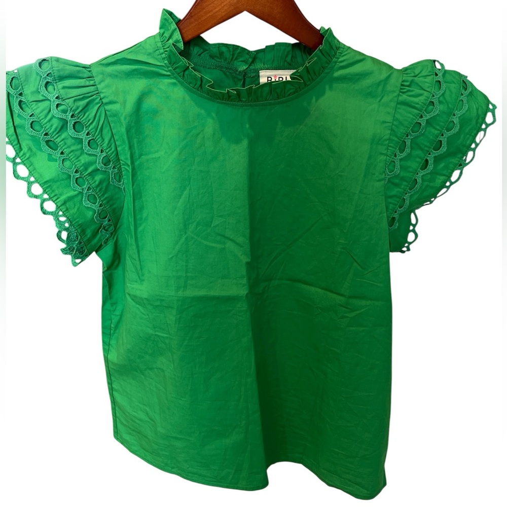 BiBi Eyelet flutter Sleeve green Blouse size Small NWT